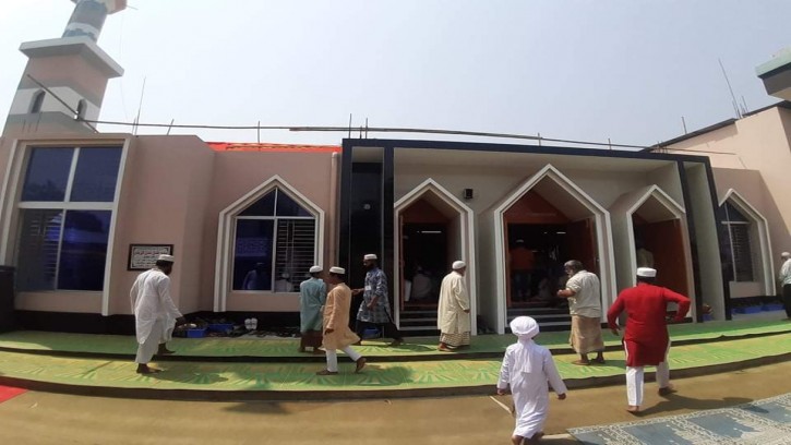 তাড়াইলে পুন:নির্মিত দৃষ্টিনন্দন বড় মসজিদ উদ্বোধন