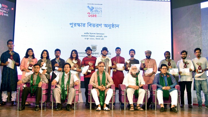 ৩ মিনিটের চলচ্চিত্র প্রতিযোগিতা ও উৎসবের পুরস্কার বিতরণ