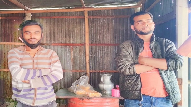 রাজবাড়ীর পদ্মা নদীতে সংঘবদ্ধ চাঁদাবাজ চক্র সক্রিয়, দু‘জনকে পুলিশে সোপর্দ