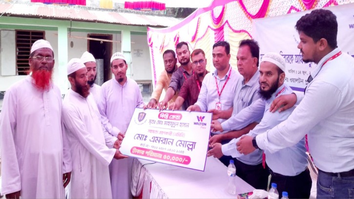 নাজিরপুরে কিস্তি ক্রেতার মৃত্যুতে পরিবারকে ওয়ালটন প্লাজার সহায়তা