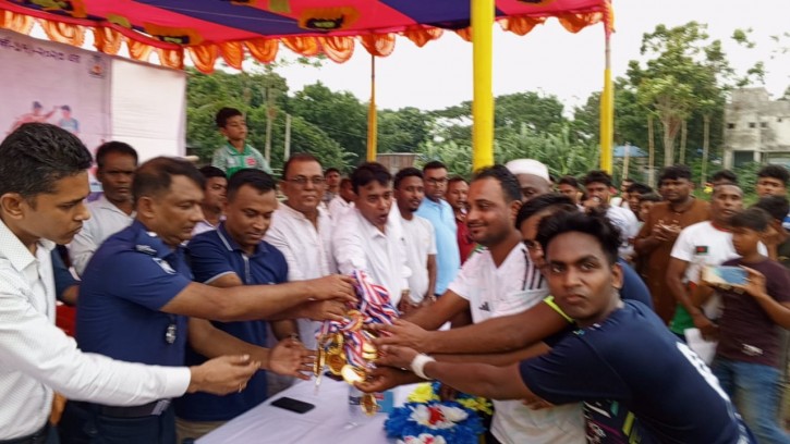 রাজবাড়ীতে বঙ্গবন্ধু গোল্ডকাপ ফুটবল টুর্নামেন্টের ফাইনাল খেলা