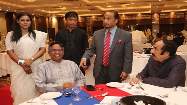 জাতীয় পার্টির ইফতারে আওয়ামী লীগ ও বিএনপির নেতারা