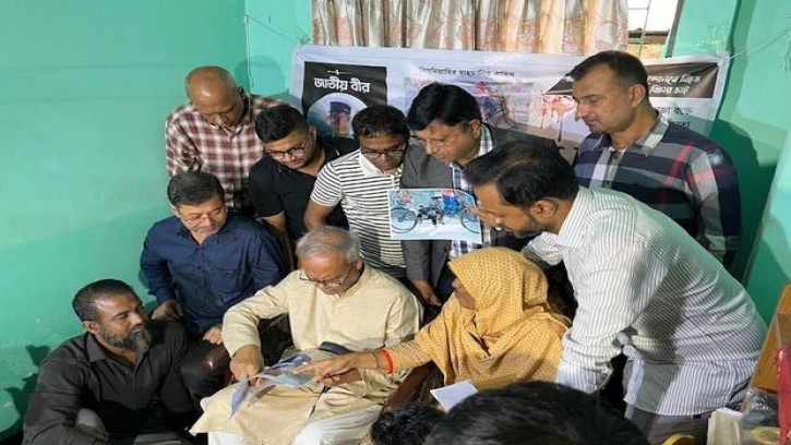 শহিদ শিক্ষার্থী গোলাম নাফিজের পরিবারের পাশে দাঁড়ালেন তারেক রহমান