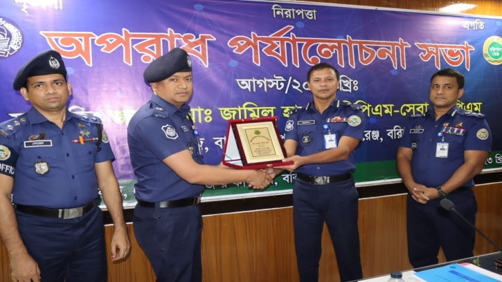 বরিশাল রেঞ্জের শ্রেষ্ঠ পিরোজপুরের এসপি শফিউর রহমান