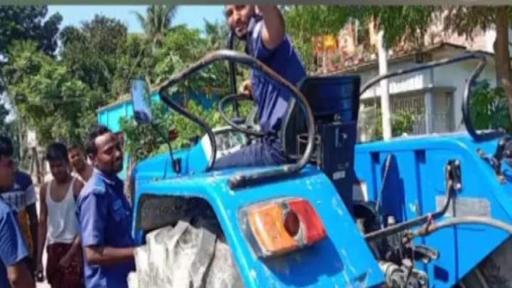 সাদুল্লাপুরে ট্রাক্টর থেকে ছিটকে পড়ে প্রাণ হারালো হেলপার