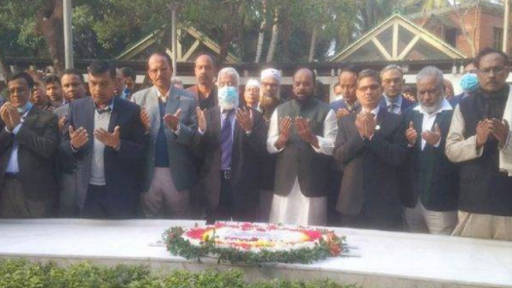  বঙ্গবন্ধুর সমাধিতে এলজিইডির প্রধান প্রকৌশলীর শ্রদ্ধা
