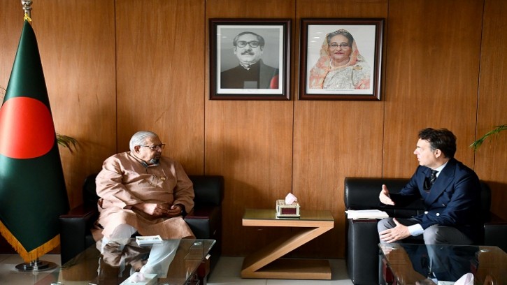 প্রবাসী কল্যাণ মন্ত্রীর সঙ্গে ইতালির রাষ্ট্রদূতের বৈঠক