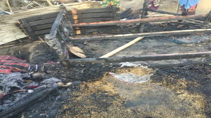 শিবগঞ্জের মনাকষা ইউনিয়নের বৈরাগী পাড়ায় গ্রামে আগুন 