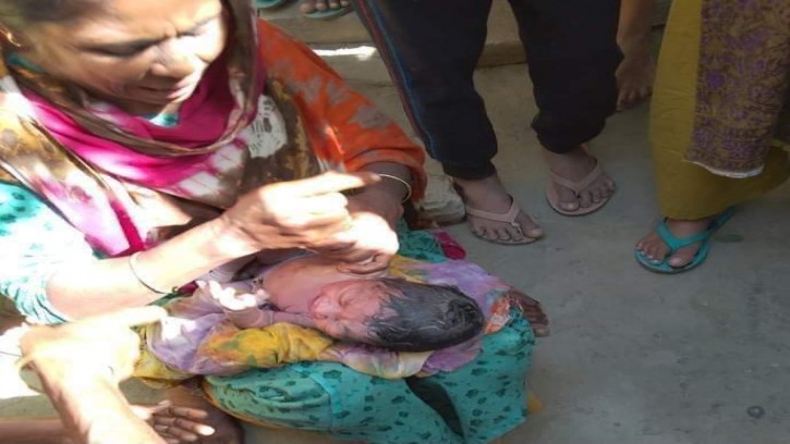 গোবিন্দগঞ্জে সেতুর নিচ থেকে নবজাতক উদ্ধার