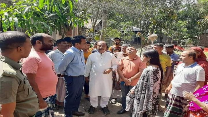 গোবিন্দগঞ্জে অগ্নিকাণ্ডে ক্ষতিগ্রস্ত বাড়ি পরিদর্শন করলেন আবুল কালাম আজাদ এমপি