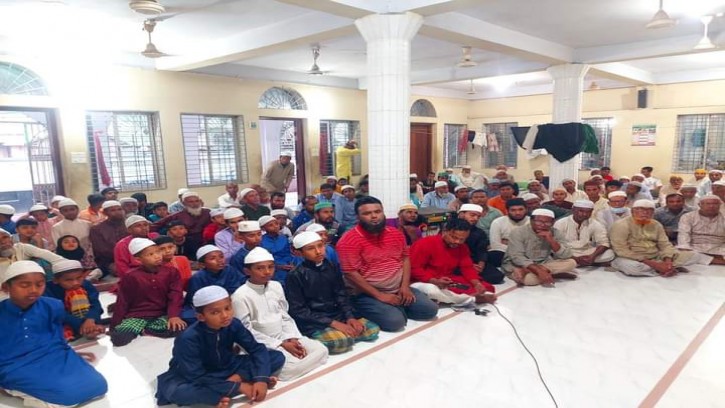 গোবিন্দগঞ্জে জামিয়া মদিনাতুল উলুম কওমী মাদ্রাসায় ইফতার মাহফিল