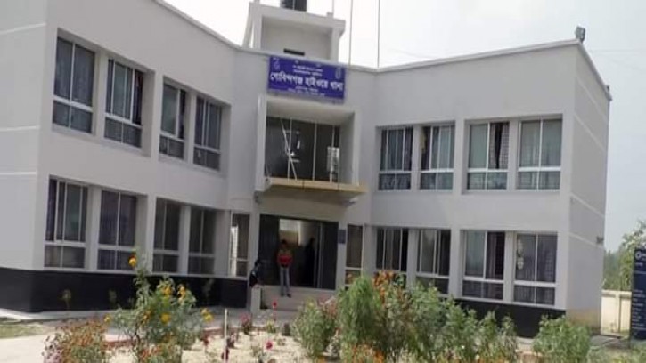 গোবিন্দগঞ্জে সড়ক দুর্ঘটনায় এক অজ্ঞাত নারী নিহত,আহত ৩