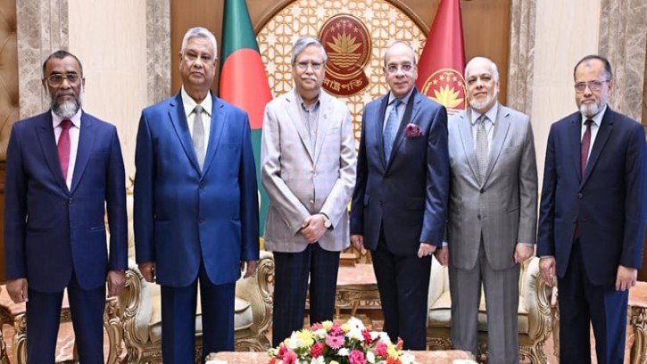 দ্রুত ন্যায় বিচার নিশ্চিত করতে পদক্ষেপ গ্রহণের তাগিদ রাষ্ট্রপতির