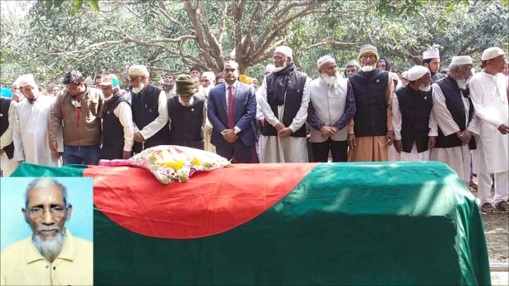 শিবগঞ্জে রাষ্ট্রীয় মর্যাদায় বীরমুক্তিযোদ্ধা লতিফের দাফন