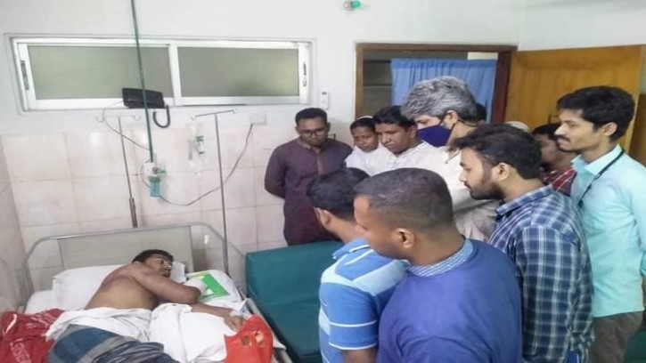 ছাত্রদলের আহত নেতা-কর্মীদের দেখতে হাসপাতালে  জোনায়েদ সাকি