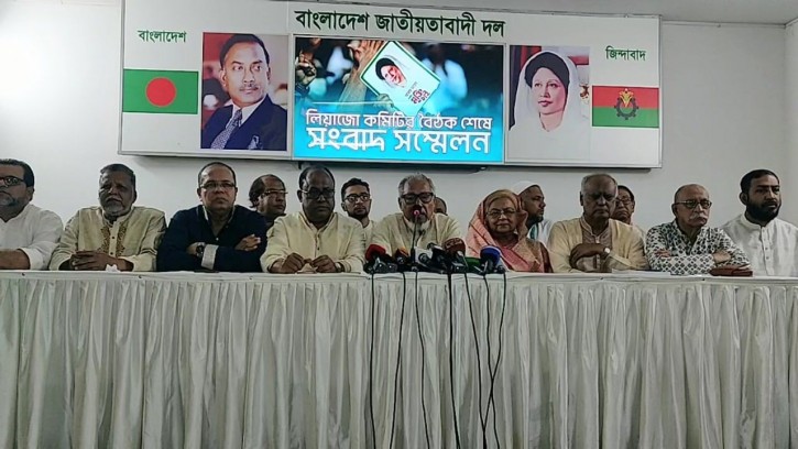 সরকারের আচরণ শান্তি কমিটির মতো: নজরুল ইসলাম খান