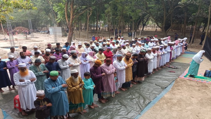 সৌদির সঙ্গে মিল রেখে শিবগঞ্জে ঈদুল ফিতর উদযাপিত