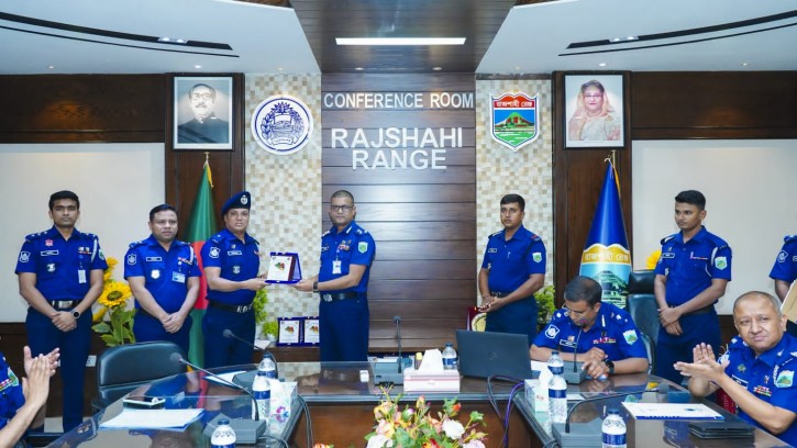 রাজশাহী রেঞ্জের শ্রেষ্ঠ ওসি সাজ্জাদ হোসেন 