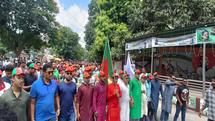 চাঁপাইনবাবগঞ্জে স্বেচ্ছাসেবক লীগের প্রতিষ্ঠাবার্ষিকী উদযাপন