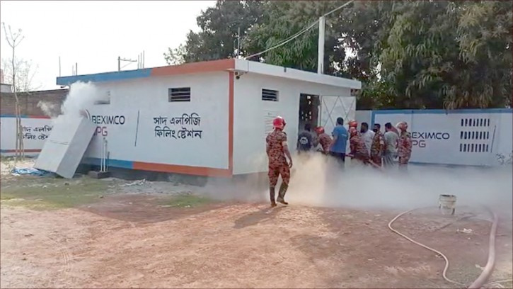 শিবগঞ্জে এলপি গ্যাস স্টেশনে বিস্ফোরণ