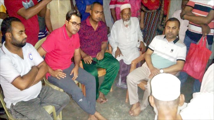 শিবগঞ্জে অসহায় বাবা-মায়ের আশ্রয়ের ব্যবস্থা করলেন ইউএনও