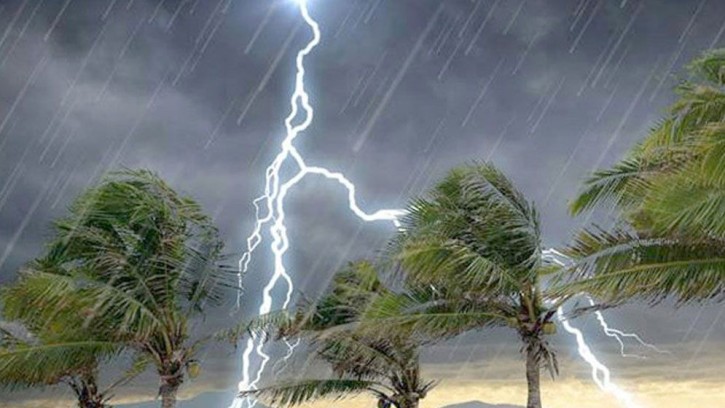 সন্ধ্যার মধ্যে ৬০ কিমি বেগে ঝড় ও বজ্রসহ বৃষ্টির আভাস