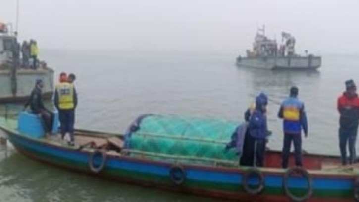 পাটুরিয়ায় ফেরি ডুবি, ১০ যাত্রী উদ্ধার, তদন্ত কমিটি গঠন 