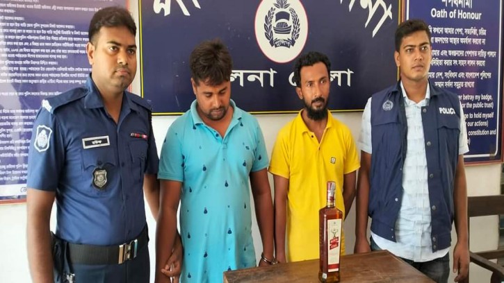 পাইকগাছায় বিদেশী মদসহ গ্রেফতার দুই