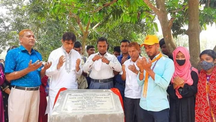 গোবিন্দগঞ্জ পৌরসভায়  রাস্তা নির্মাণ কাজের উদ্বোধন