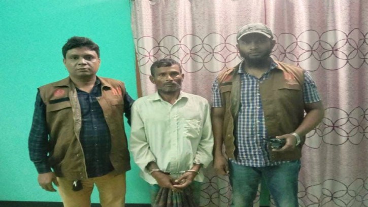 মঠবাড়িয়ায় ৫১ পিস ইয়াবা সহ গ্রেপ্তার ১