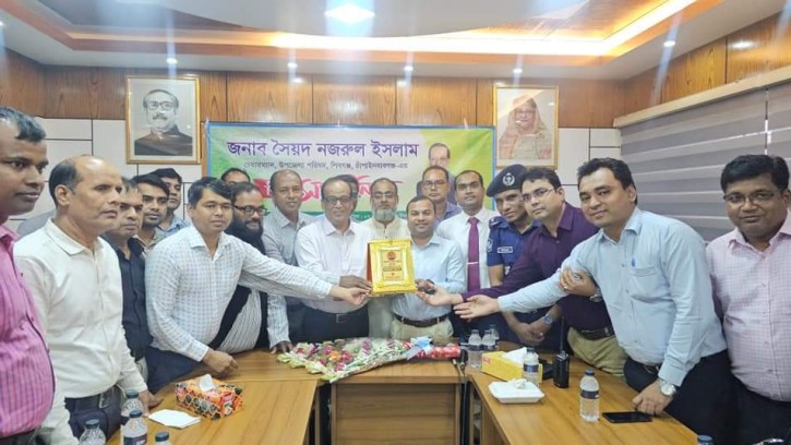 শিবগঞ্জে উপজেলা পরিষদ চেয়ারম্যানকে সংবর্ধনা