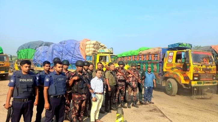 সোনামসজিদ বন্দর থেকে ১৩৪টি পণ্যবাহী ট্রাক পারাপার, আটক-১