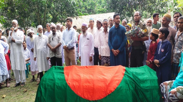 শিবগঞ্জে রাষ্ট্রীয় মর্যদায় দুই জন বীর মুক্তিযোদ্ধার লাশ দাফন