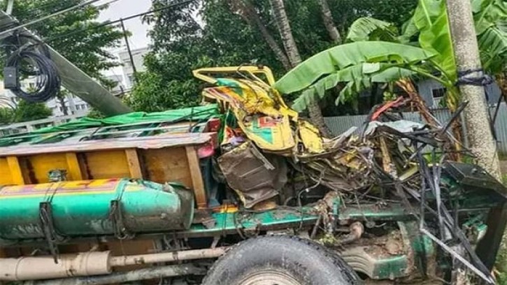 রাজবাড়ীতে সড়ক দুর্ঘটনায় তিনজন নিহত