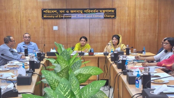 পরিবেশবান্ধব ভবন নির্মাণ ও দূষণ রোধে কার্যকর পদক্ষেপ গ্রহণের নির্দেশ উপদেষ্টার