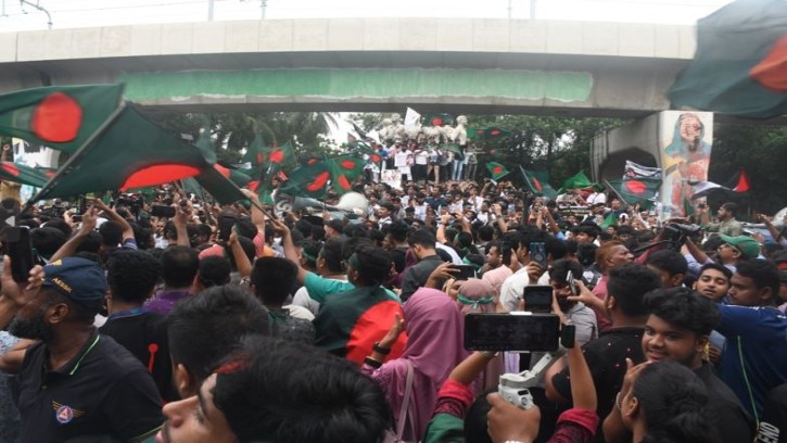 দেশব্যাপী ‘শহিদি মার্চ’ কর্মসূচিতে ছাত্র-জনতার ঢল