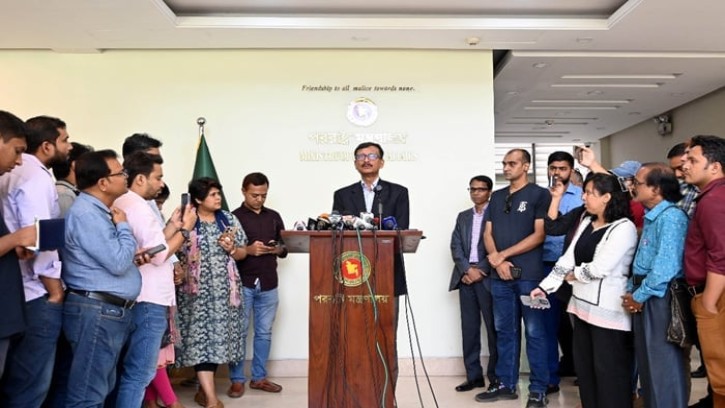 আরো রোহিঙ্গা আশ্রয় দেয়া সম্ভব নয় : পররাষ্ট্র উপদেষ্টা