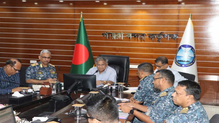 পায়রা বন্দরে কর্মকর্তাদের সাথে নৌপরিবহন  উপদেষ্টার মতবিনিময় 