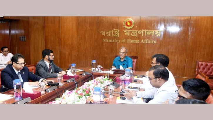 বিদেশি পর্যটকদের জন্য ভিসা প্রক্রিয়া সহজীকরণের আশ্বাস স্বরাষ্ট্র উপদেষ্টার