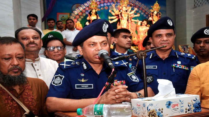 উৎসাহ উদ্দীপনার মধ্য দিয়ে নিরাপদে দুর্গাপূজা উদযাপিত হচ্ছে : আইজিপি
