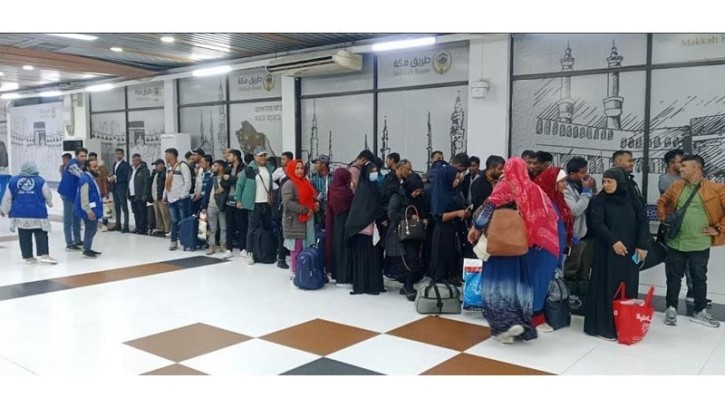 দেশে ফিরেছেন আরো ৭০ লেবানন প্রবাসী