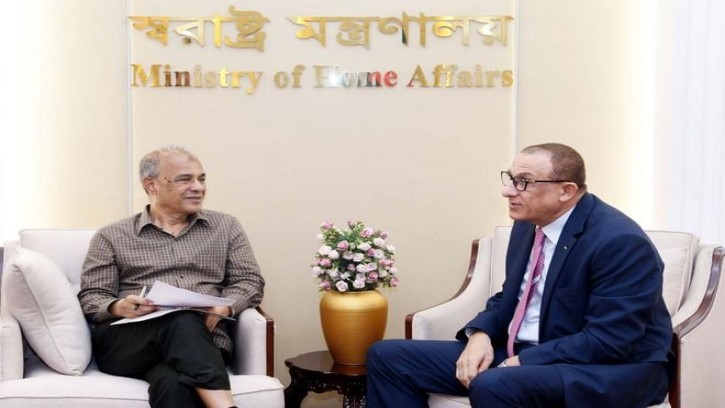 বাংলাদেশ সবসময় ফিলিস্তিনের জনগণের পাশে রয়েছে : স্বরাষ্ট্র উপদেষ্টা