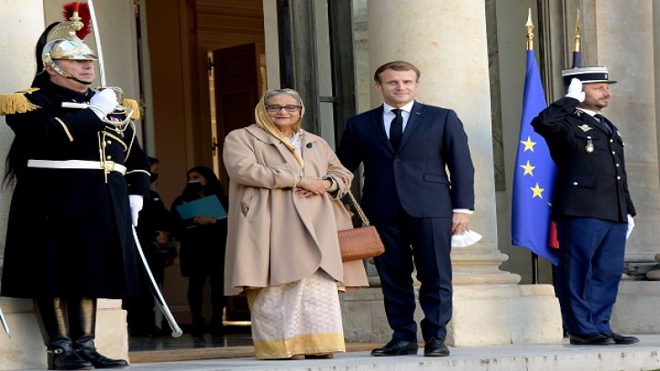 এলিসি প্যালেসে প্রধানমন্ত্রীকে উষ্ণ অভ্যর্থনা