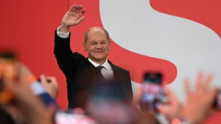 জার্মানির নতুন চ্যান্সেলর ওলাফ গুলজের দায়িত্বগ্রহণ