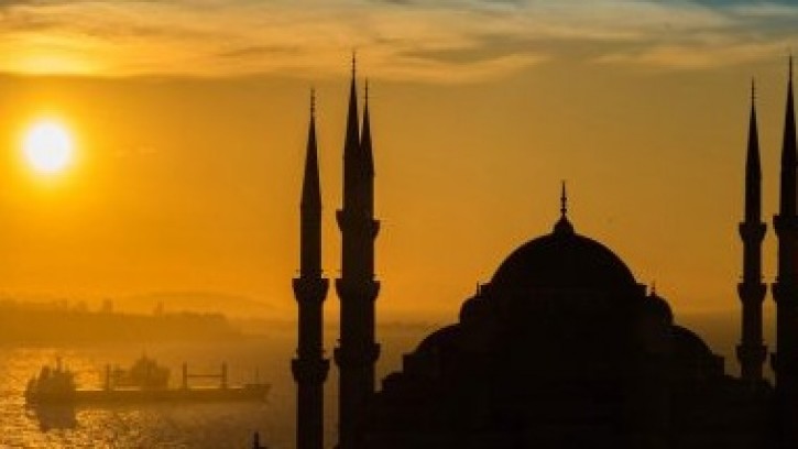 দুনিয়ার হায়াত কিভাবে কাটাবেন?