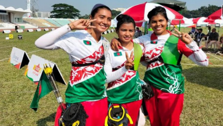 এশিয়ান আরচারিতে প্রথম পদক জয়ী তিন তরুণী