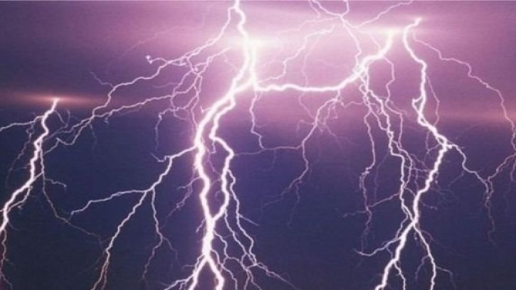 চাঁপাইনবাবগঞ্জে বজ্রপাতে তিন জনের মৃত্যু