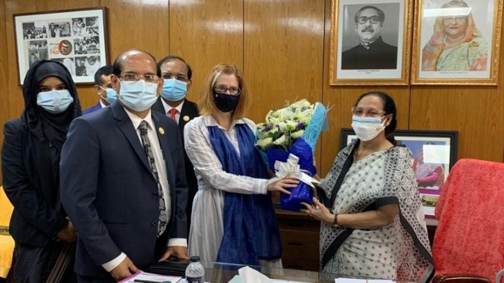 মহিলা প্রতিমন্ত্রীর সঙ্গে সুইডেন ও সুইজারল্যান্ডের রাষ্ট্রদূতের সৌজন্য সাক্ষাৎ