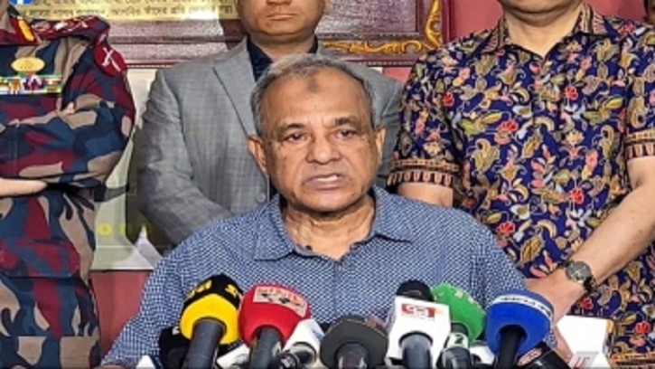 লুট হওয়া অস্ত্র-গুলি উদ্ধারে যে পুরস্কার ঘোষণা স্বরাষ্ট্র উপদেষ্টার