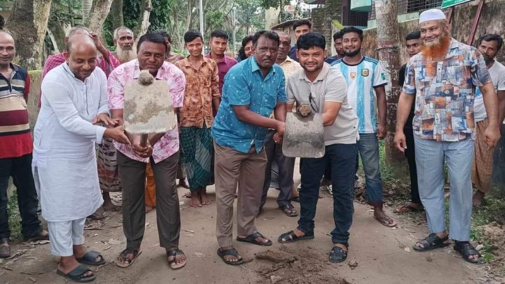 পলাশবাড়ী পৌরসভার তিনটি রাস্তা ও গণশৌচাগার কাজের উদ্বোধন